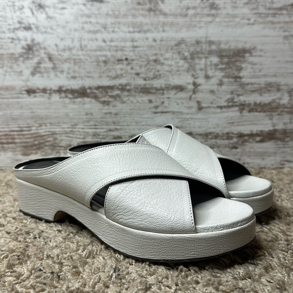 By Far Iggy Mules cross-front platform sandals in white leather - Picture 1 of 11